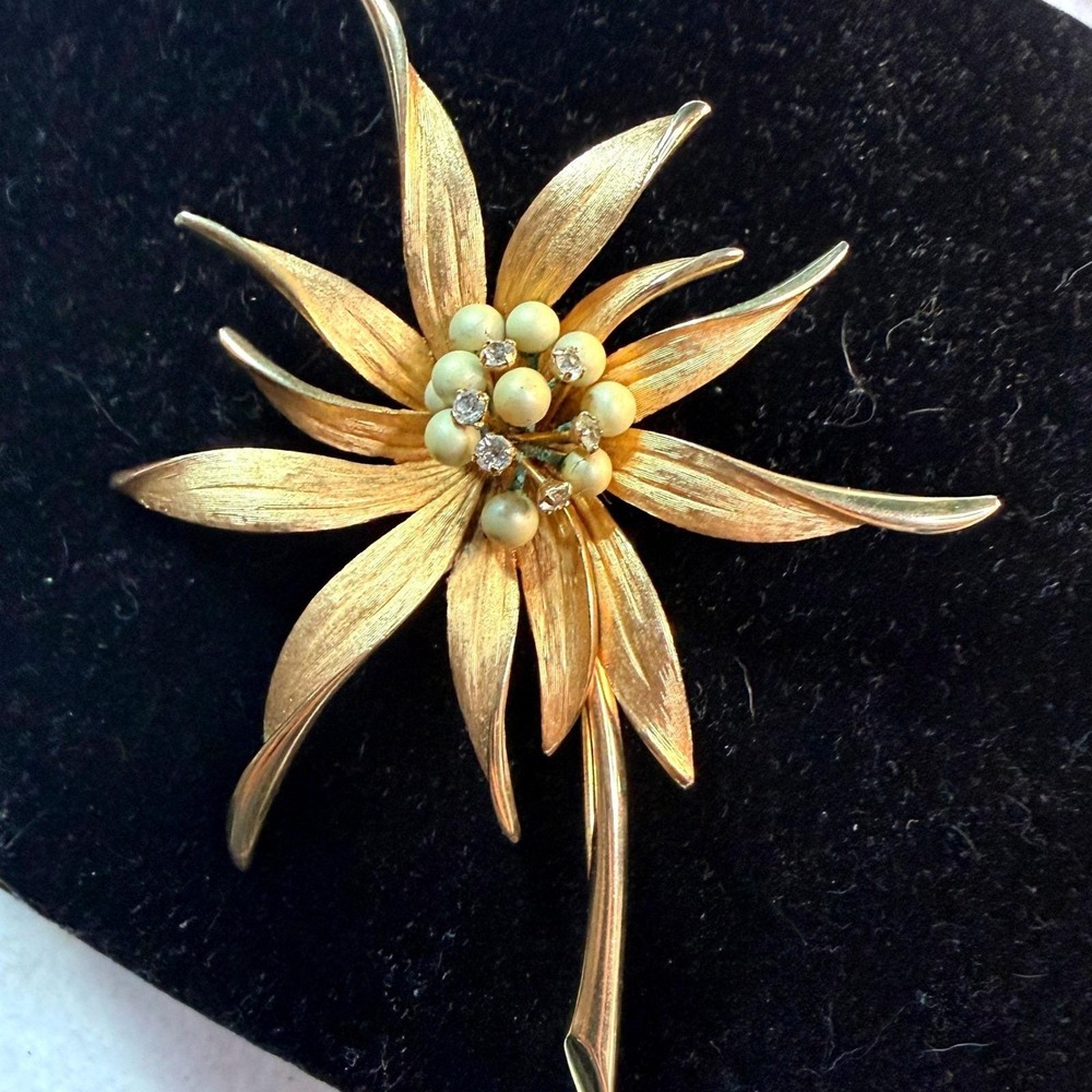 Vintage 1950s Gold Tone Flower Brooch Faux Pearl Rhinestone Floral Spray MCM